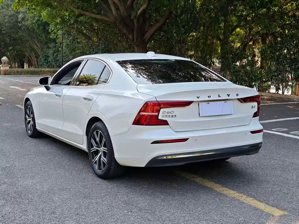 Volvo S60 2024 B4 Zhiyi Luxury Edition купить на сайте DeffCars