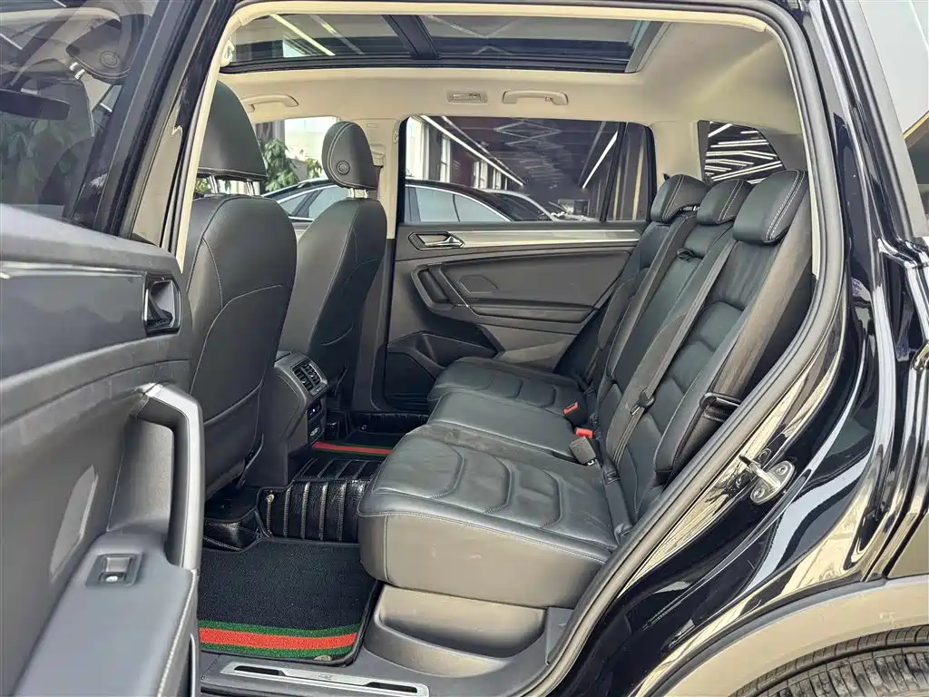 Tiguan L 2021 330TSI automatic two-wheel drive R-Line version купить на сайте DeffCars