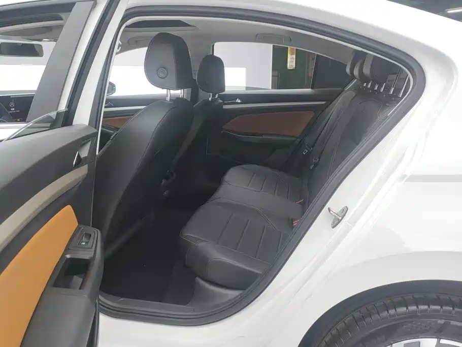 Bora 2025 200TSI DSG Yue Xing Navigation Edition купить на сайте DeffCars