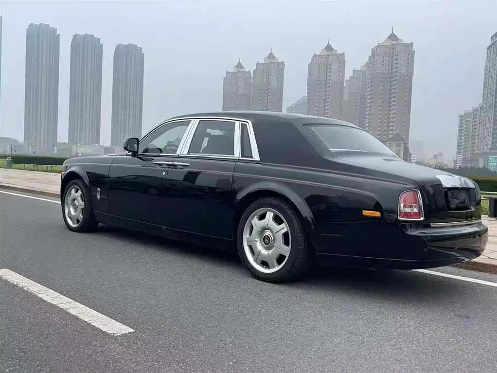 Phantom 2013 6.7L Standard Edition купить на сайте DeffCars