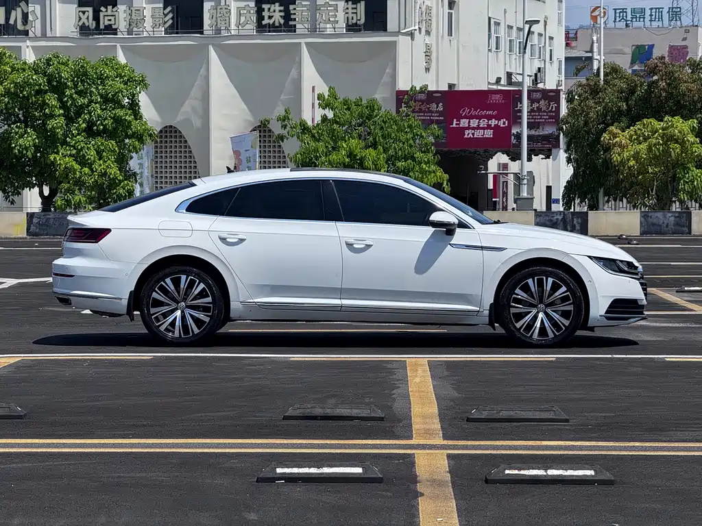 FAW-Volkswagen CC 2020 330TSI Charming Edition National VI купить на сайте DeffCars