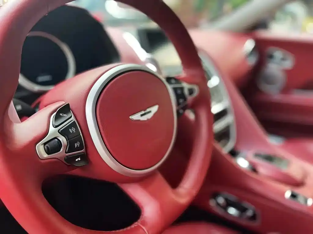 Aston Martin DB11 2020 4.0T V8 Coupe купить на сайте DeffCars