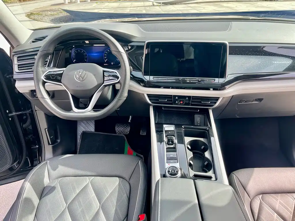 Touron 2024 380TSI four-wheel drive luxury version купить на сайте DeffCars