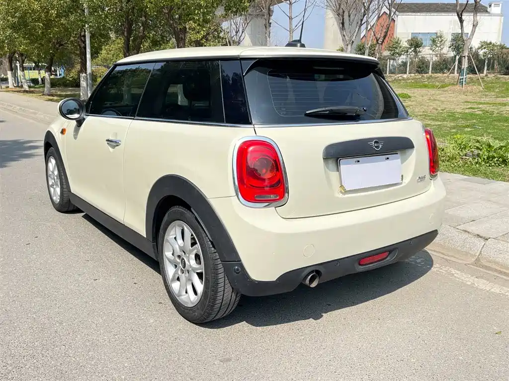 MINI 2018 1.5T ONE PLUS купить на сайте DeffCars