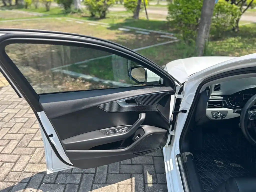 Audi A4L 2019 40 TFSI Enterprising National VI купить на сайте DeffCars