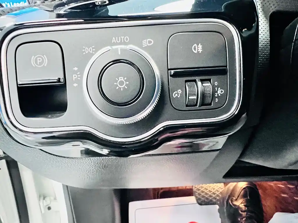 Mercedes-Benz A-Class 2022 facelift A 180 L sports sedan купить на сайте DeffCars