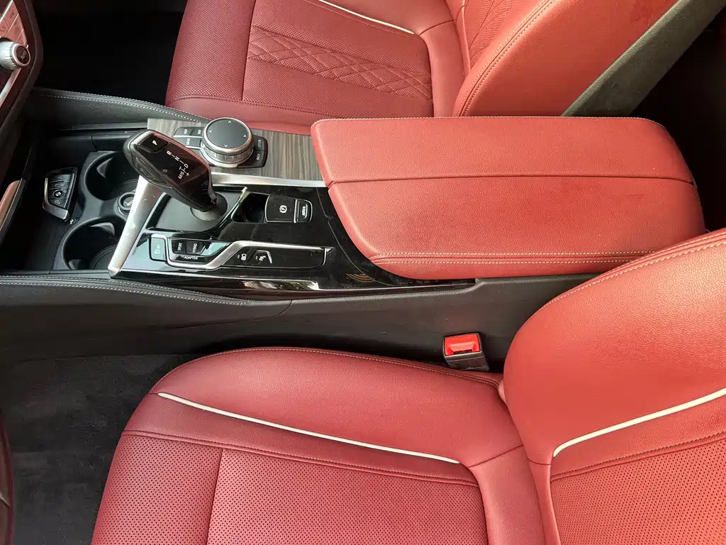 BMW 5 Series New Energy 2021 535Le Luxury Package купить на сайте DeffCars