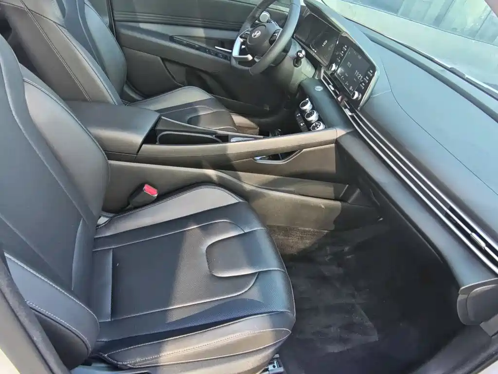 Elantra 2023 1.5L CVT GLS Leading Edition купить на сайте DeffCars