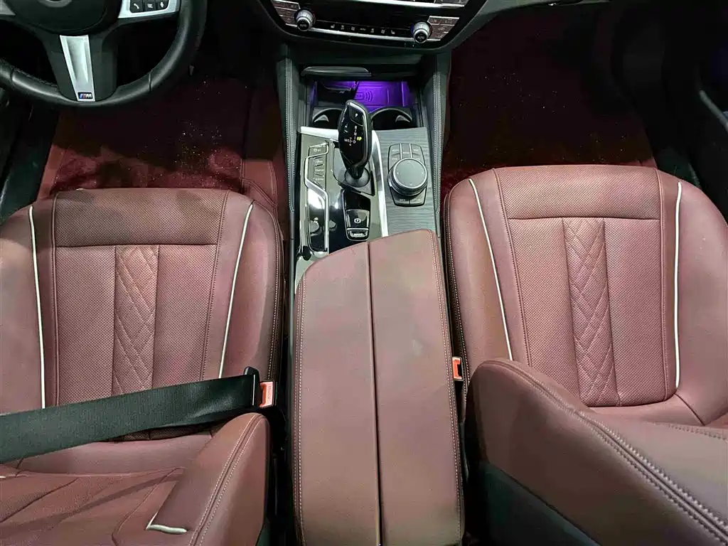 BMW 5 Series 2022 facelift 530Li leading M sports package купить на сайте DeffCars