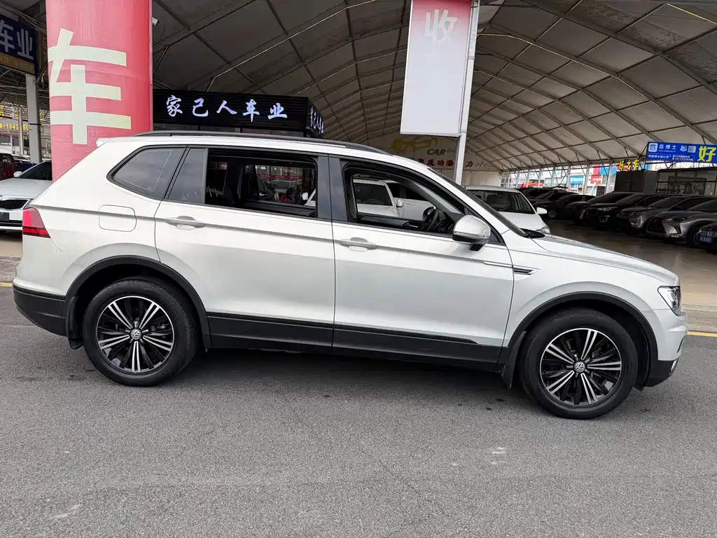 Tiguan L 2019 330TSI automatic two-wheel drive fashion version National VI купить на сайте DeffCars