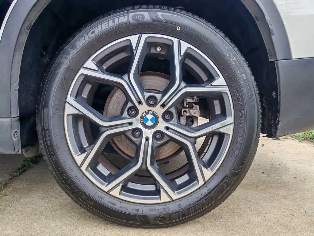BMW X1 2022 sDrive25Li Leading Model купить на сайте DeffCars