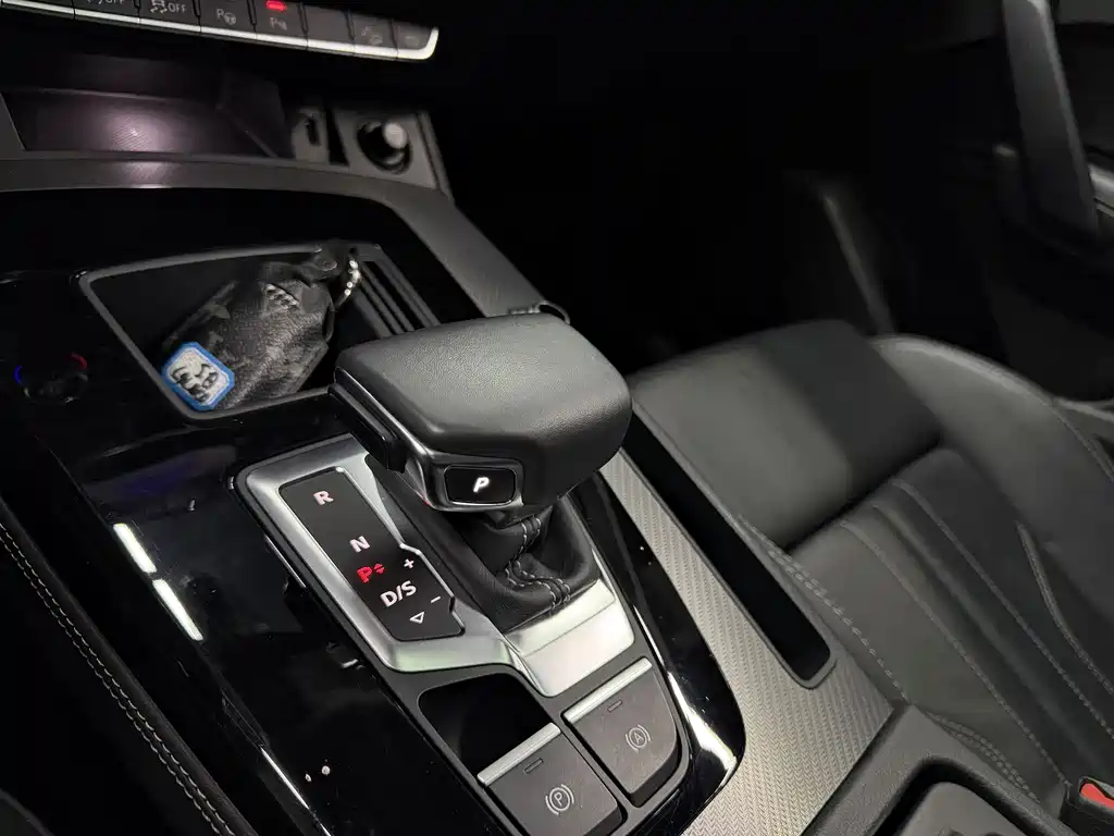 Audi Q5L 2022 facelift 40T luxury and dynamic model купить на сайте DeffCars