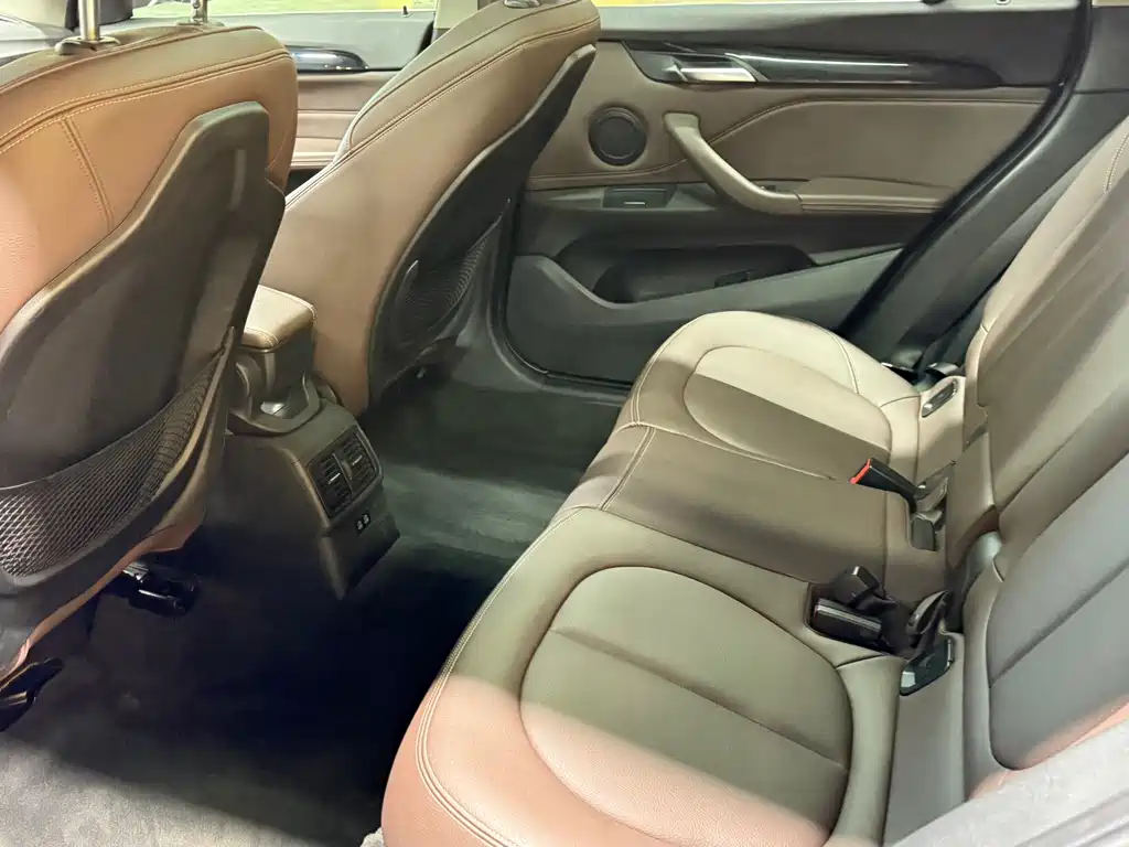 BMW X1 2020 sDrive25Li Leading Model купить на сайте DeffCars