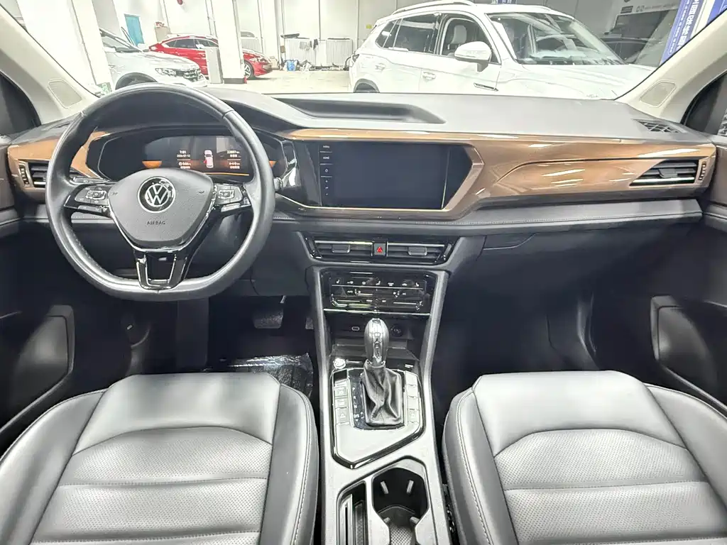 Tuyue 2022 280TSI two-wheel drive luxury version купить на сайте DeffCars