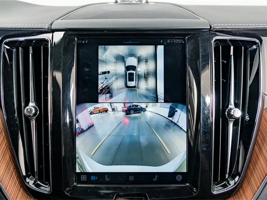 Volvo XC60 plug-in hybrid 2025 plug-in hybrid long-range four-wheel drive Zhiya luxury version купить на сайте DeffCars