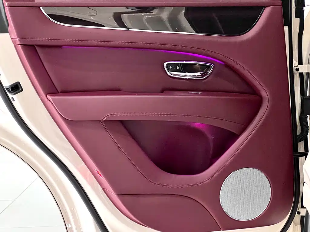 Bentayga plug-in hybrid 2021 3.0T PHEV купить на сайте DeffCars