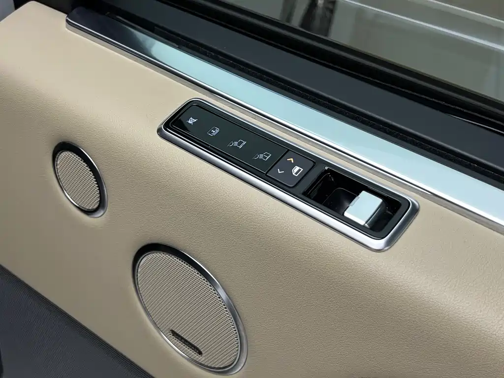 Range Rover 2021 3.0 L6 Legend Extended Classic Edition купить на сайте DeffCars