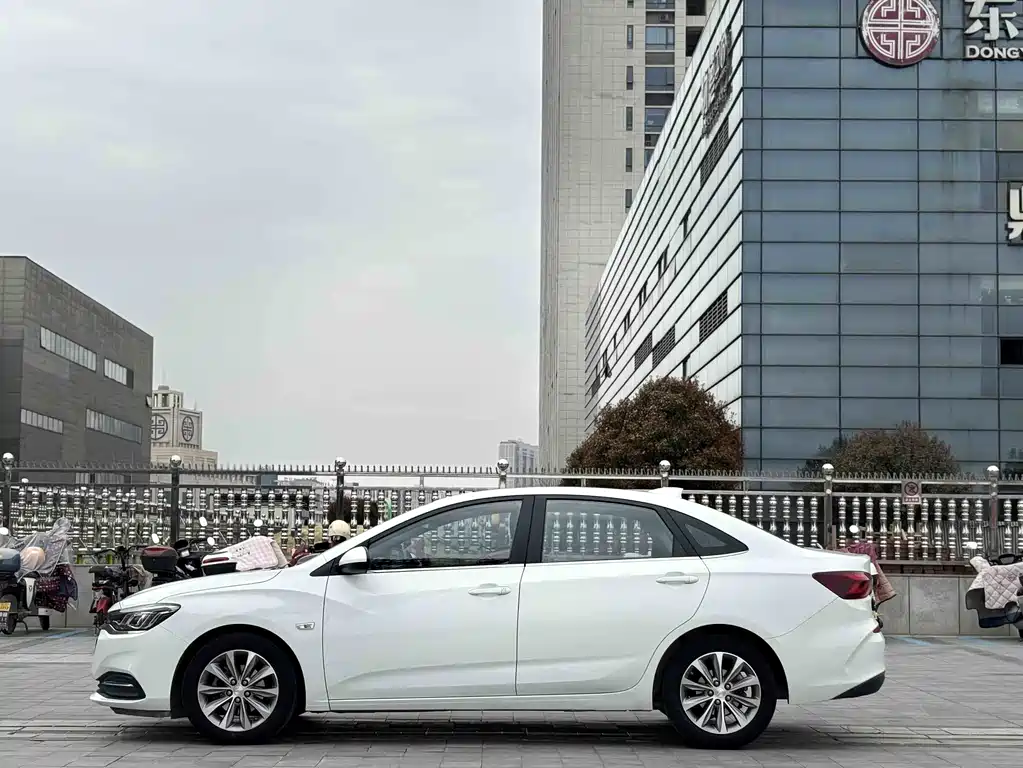 Cruze 2022 320 Automatic Sunroof Edition купить на сайте DeffCars