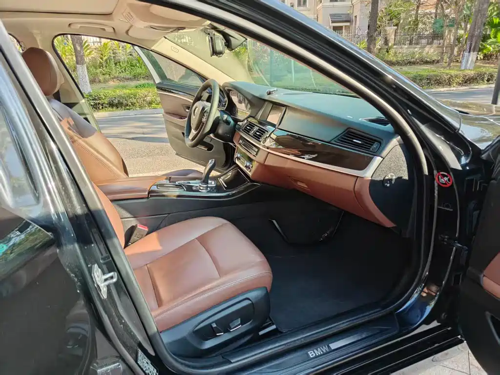 BMW 5 Series 2017 525Li Leading Model купить на сайте DeffCars