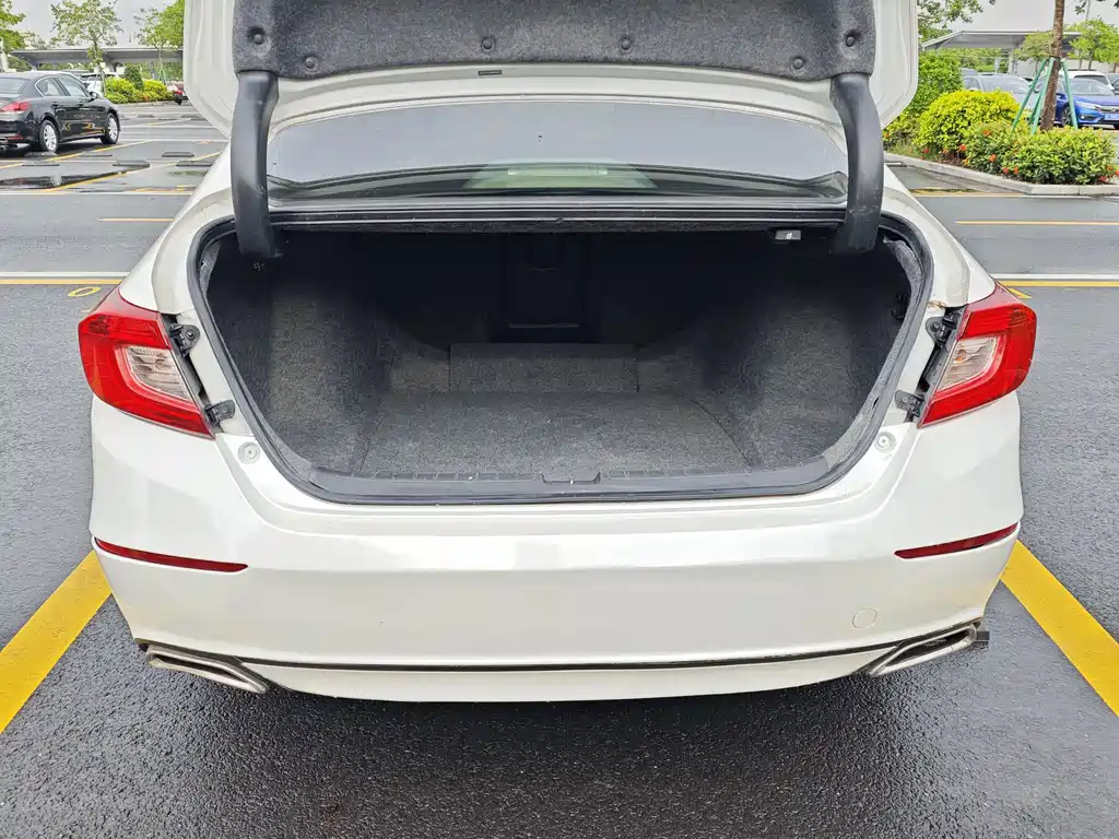Accord 2018 260TURBO Elite Edition National V купить на сайте DeffCars