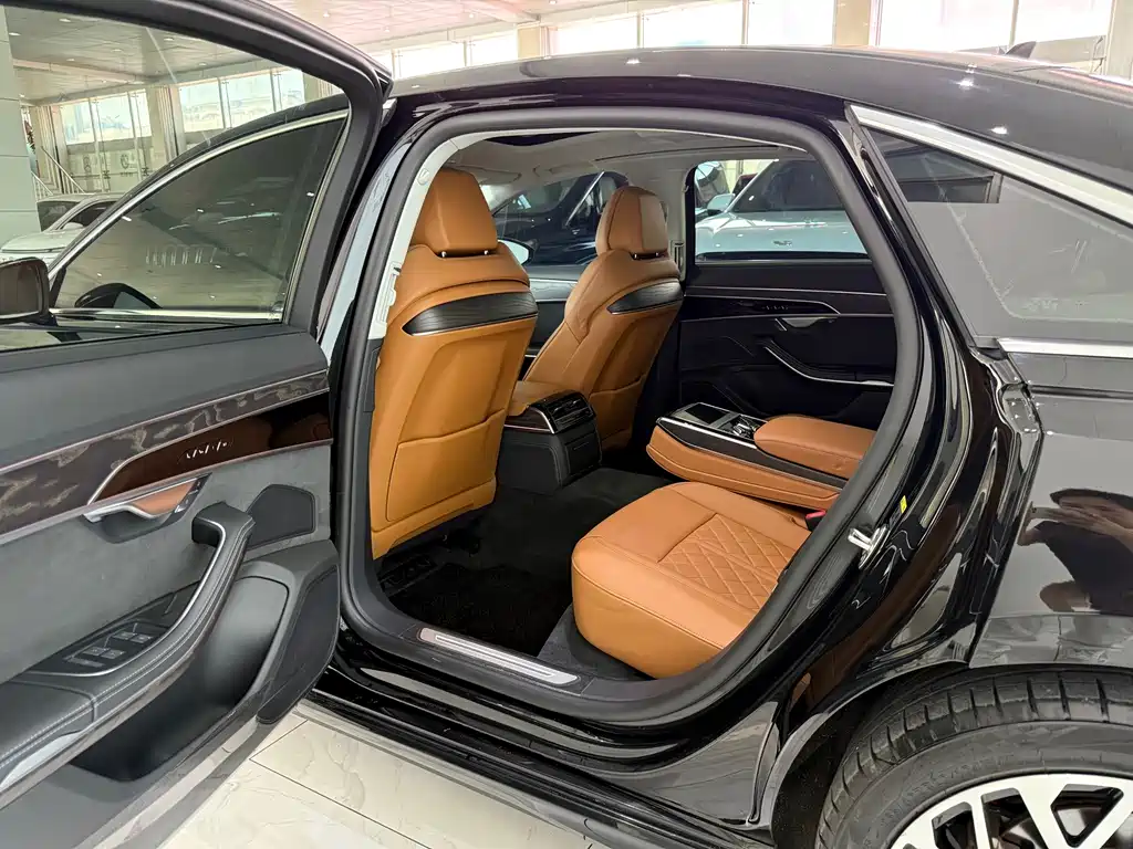 Audi A8 2023 A8L 50 TFSI quattro Premium Selection купить на сайте DeffCars