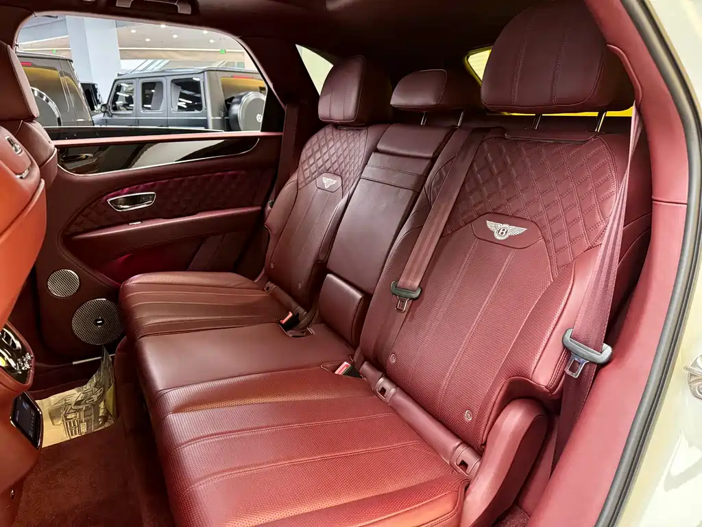 Bentayga 2022 4.0T V8 купить на сайте DeffCars