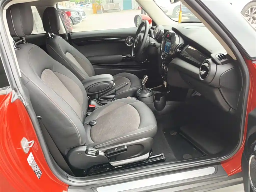 MINI 2018 1.5T ONE PLUS купить на сайте DeffCars