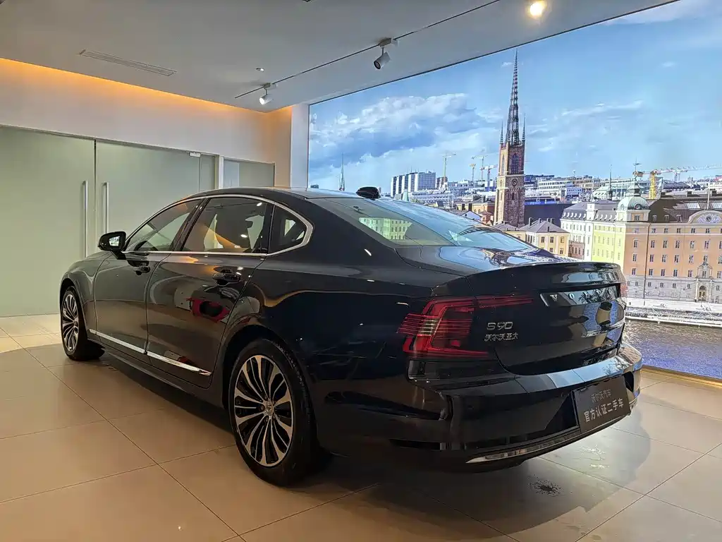 Volvo S90 2025 B5 Zhiyi Luxury Edition купить на сайте DeffCars