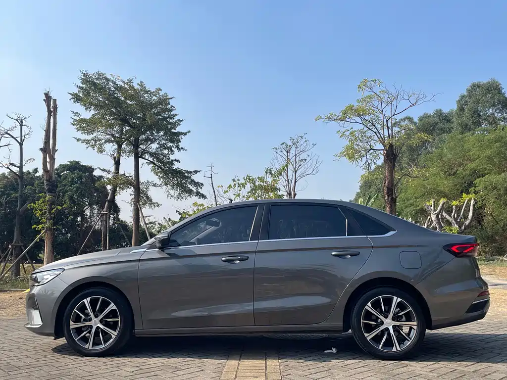 Emgrand 2023 4th Generation Champion Edition 1.5L CVT flagship model купить на сайте DeffCars