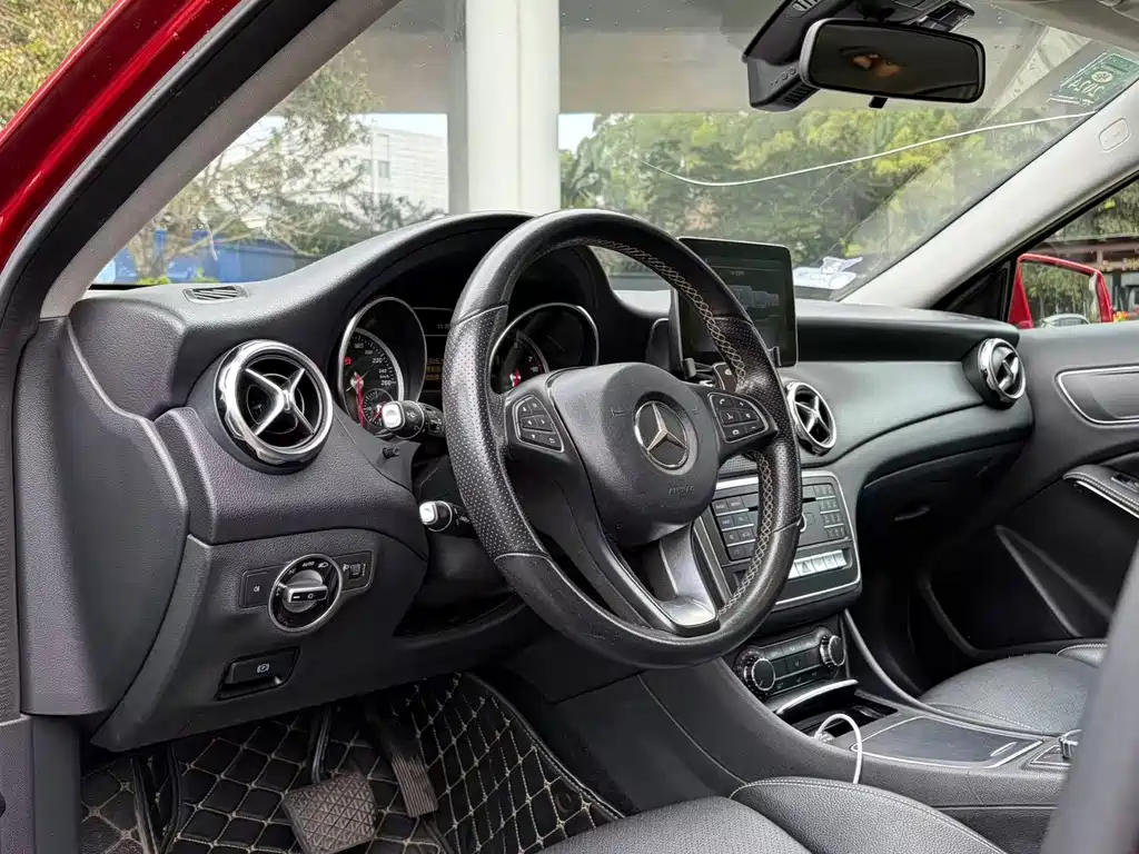 Mercedes-Benz GLA 2017 GLA 200 Dynamic купить на сайте DeffCars