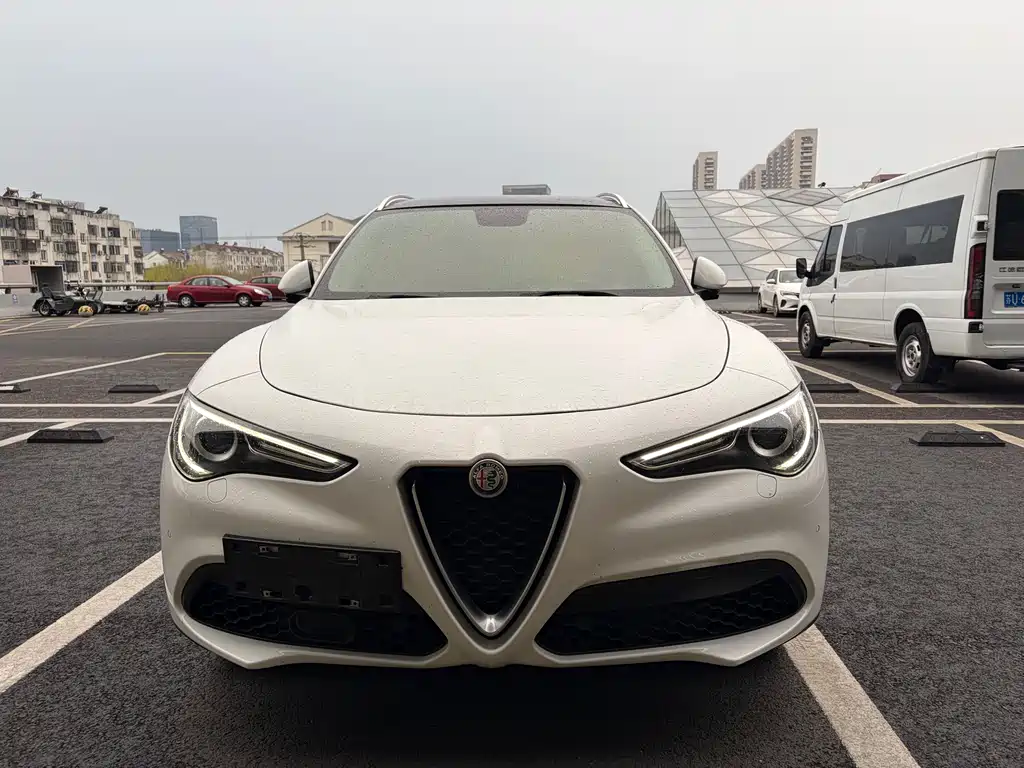Stelvio 2017 2.0T 280HP Deluxe Edition купить на сайте DeffCars
