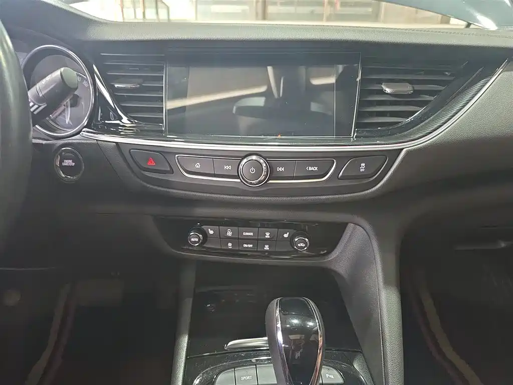 Regal 2019 20T Elite National VI купить на сайте DeffCars