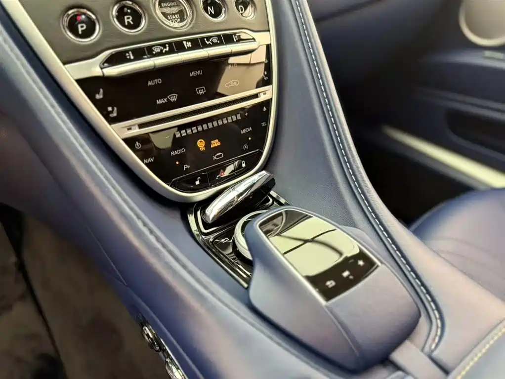 Aston Martin DB11 2020 4.0T V8 Coupe купить на сайте DeffCars