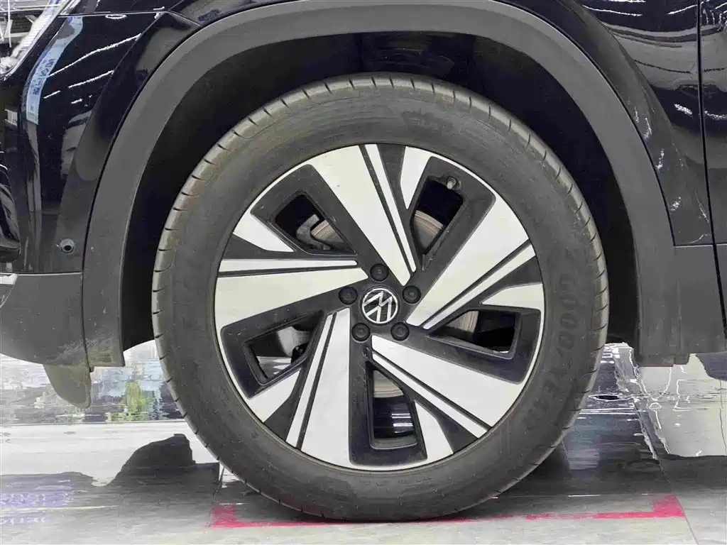 Touron 2024 380TSI four-wheel drive luxury version купить на сайте DeffCars