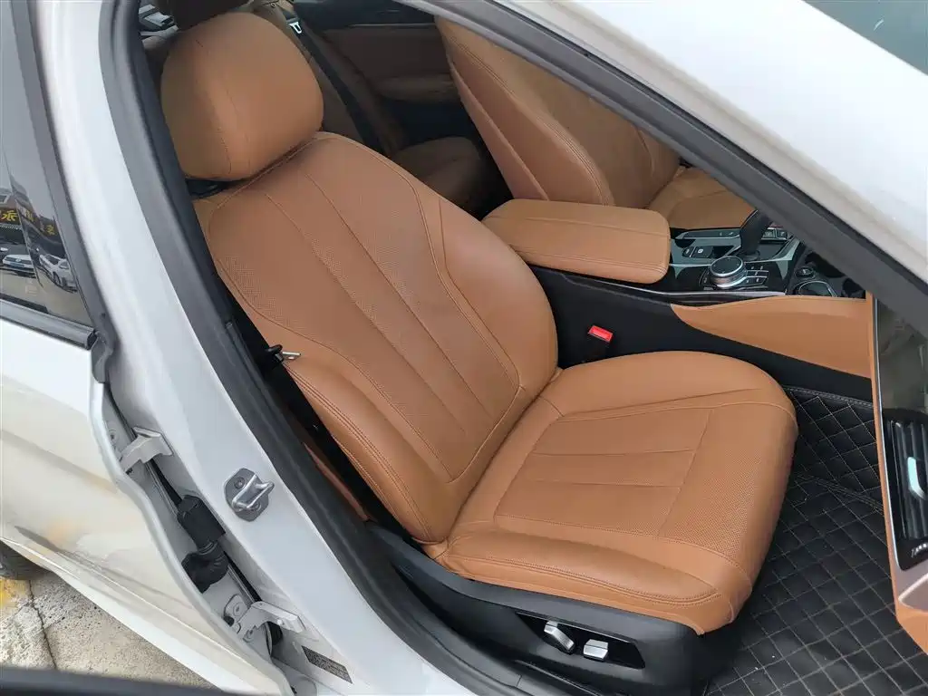 BMW 5 Series 2018 530Li Exclusive M Sports Package купить на сайте DeffCars