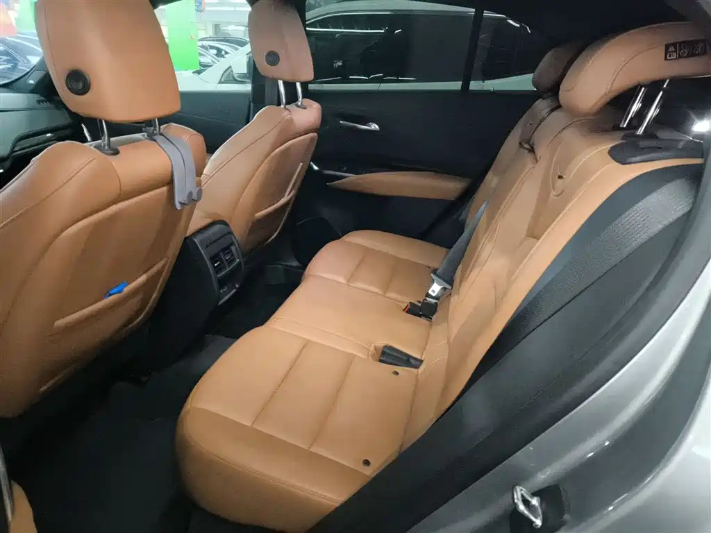 Cadillac XT4 2023 28T two-wheel drive premium model купить на сайте DeffCars