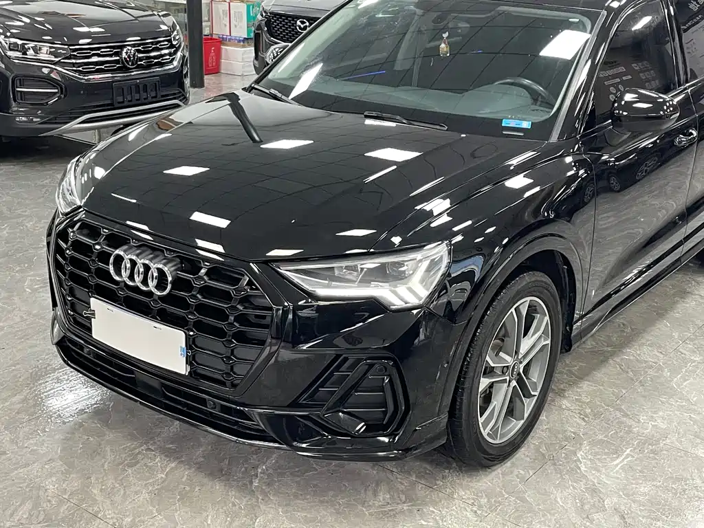 Audi Q3 2022 35 TFSI Fashionable and Dynamic купить на сайте DeffCars