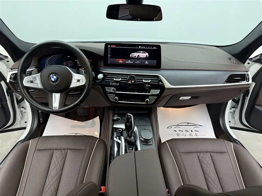 BMW 5 Series 2023 530Li Leading M Sports Package купить на сайте DeffCars