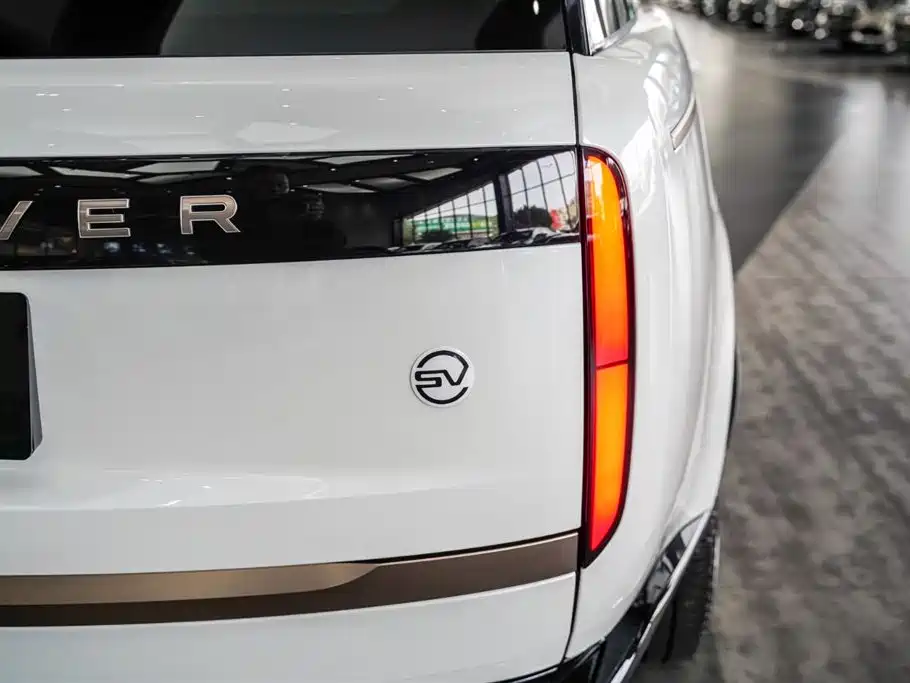 Range Rover 2023 4.4 V8 SV Honor Creation Extended Edition купить на сайте DeffCars