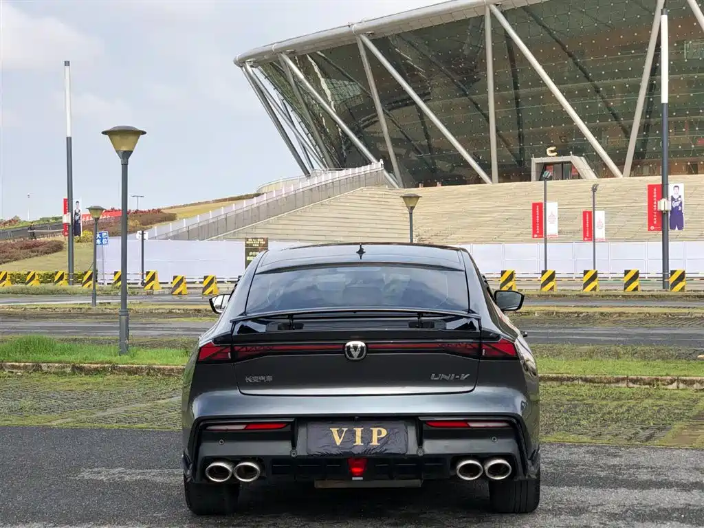 Changan UNI-V 2023 1.5T sports version купить на сайте DeffCars