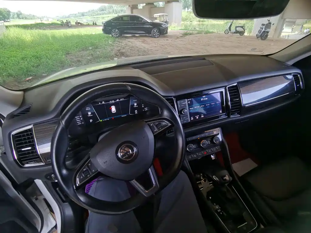 Kodiak 2020 TSI330 7-seater two-wheel drive luxury premium version купить на сайте DeffCars