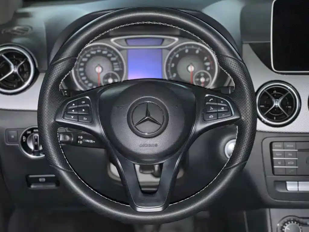 Mercedes-Benz B-Class 2017 B 200 Dynamic купить на сайте DeffCars