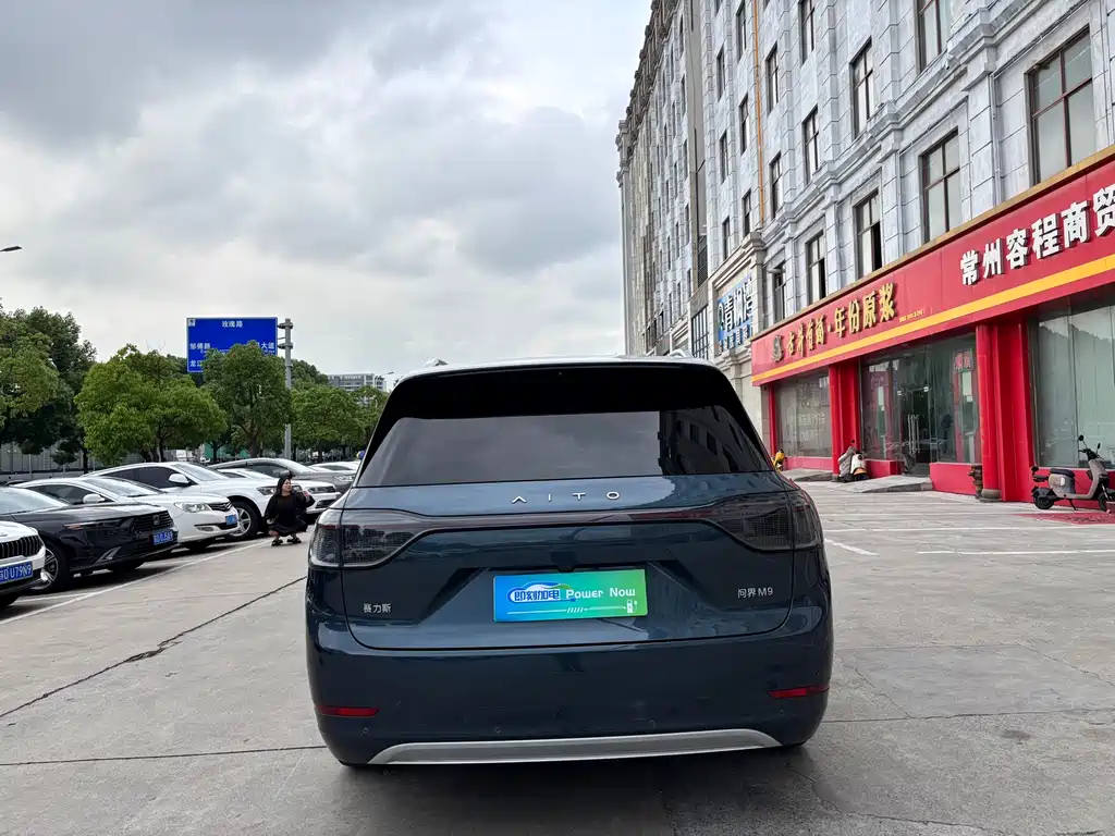 Wenjie M9 2024 extended range Ultra version 42kWh 6-seater version купить на сайте DeffCars