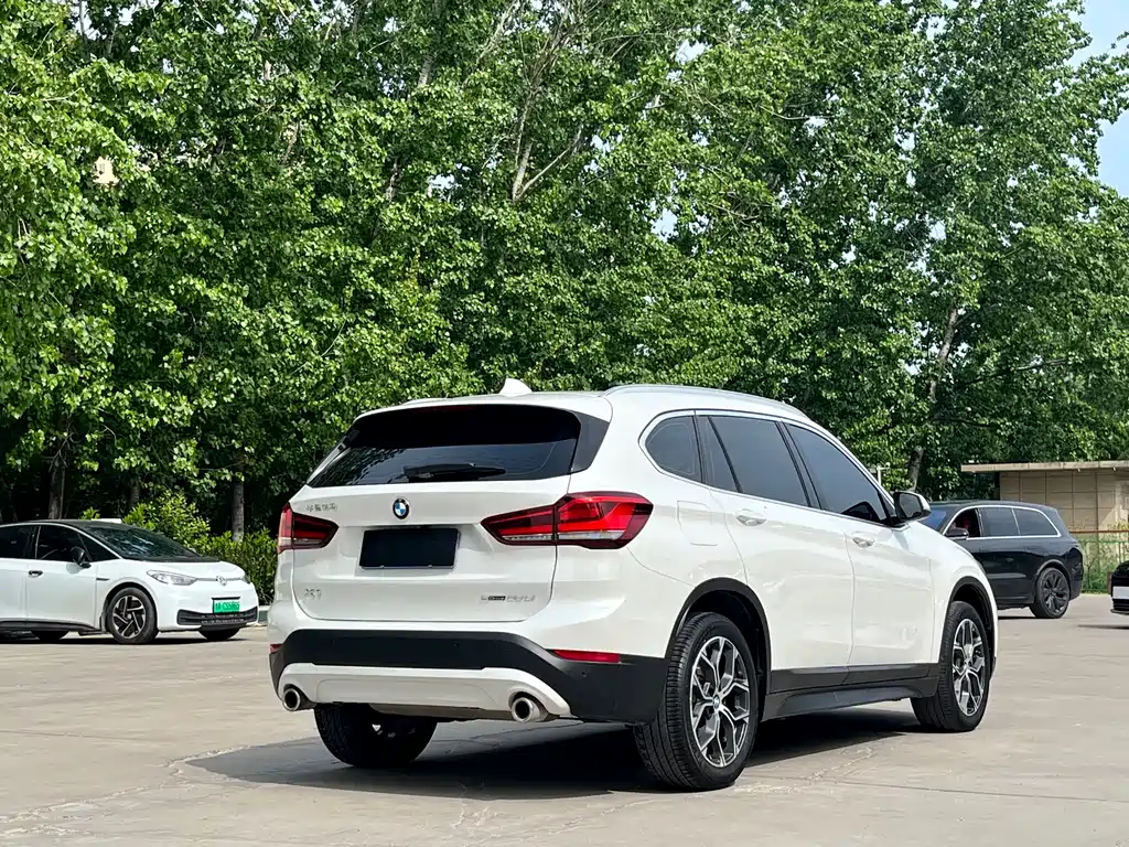 BMW X1 2020 sDrive25Li Leading Model купить на сайте DeffCars
