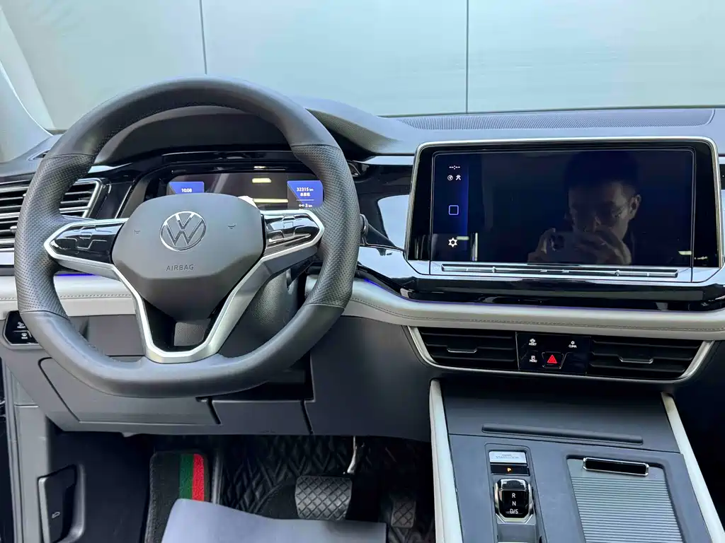 Touron 2024 380TSI four-wheel drive luxury version купить на сайте DeffCars