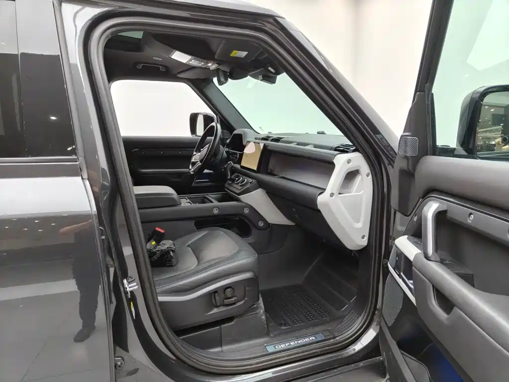 Land Rover Defender 2023 facelift 110 3.0T P400 X-DYNAMIC HSE купить на сайте DeffCars