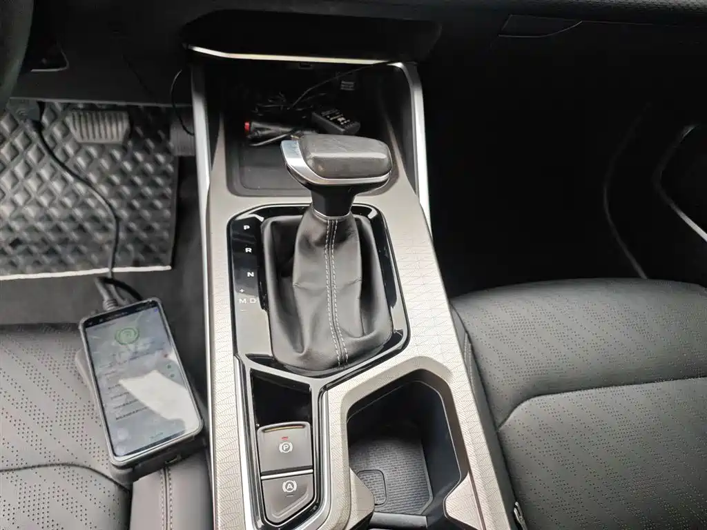 Emgrand 2022 4th generation 1.5L CVT premium model купить на сайте DeffCars