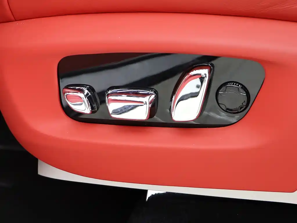Cullinan 2018 five-seater version купить на сайте DeffCars