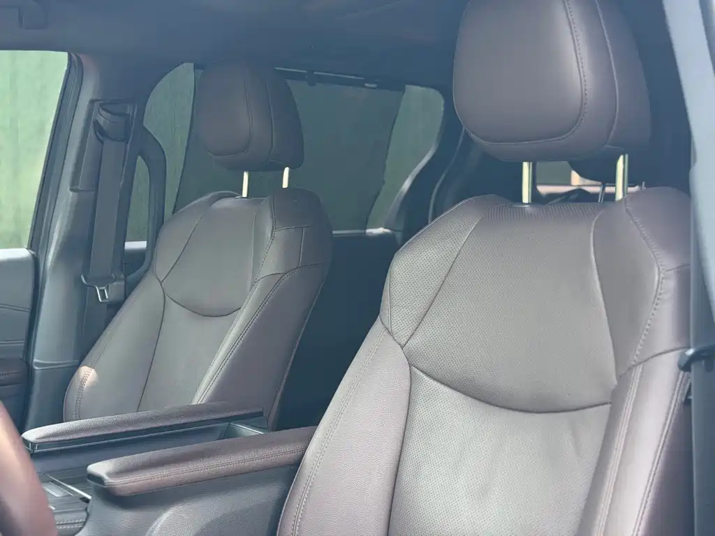 SIENNA 2021 2.5L Hybrid Platinum Edition купить на сайте DeffCars