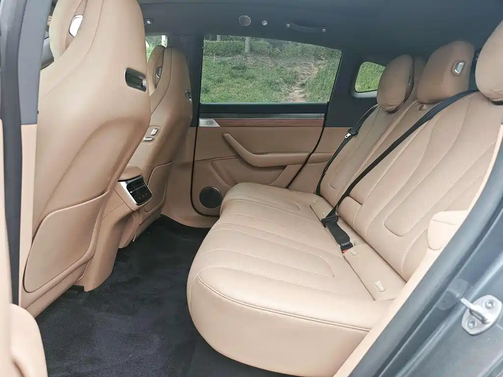 Zhijie R7 2026 Extended Range Ultra купить на сайте DeffCars